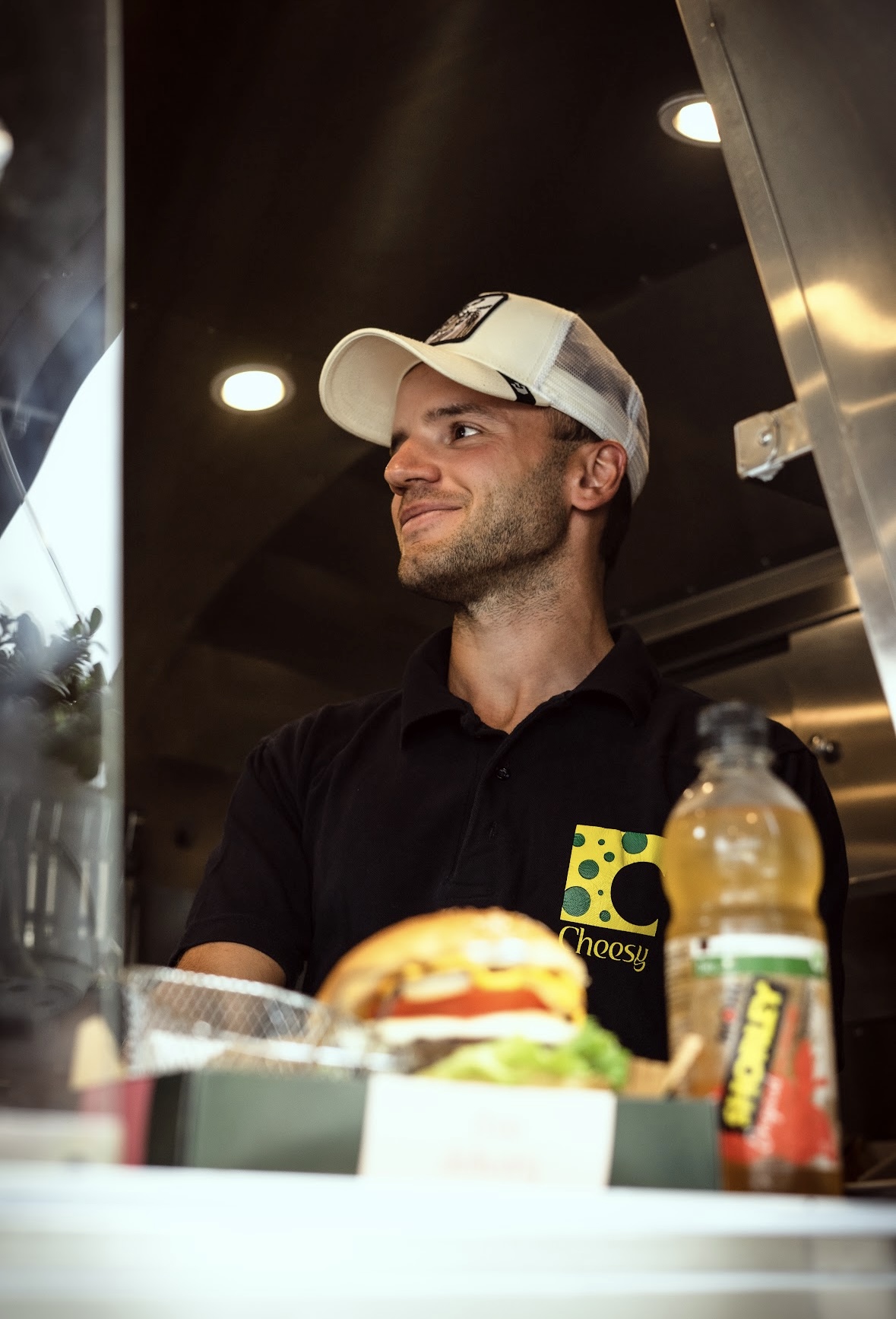 Burger und Snacks von Cheesy Engadin